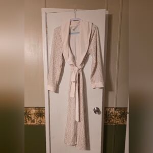 Elegant Cream Patterned Women's Robe